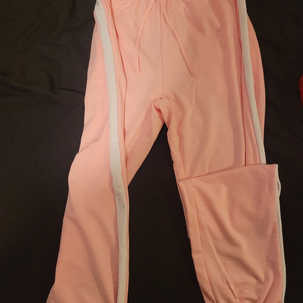 Pink Lounge Set - Picture 4 of 5